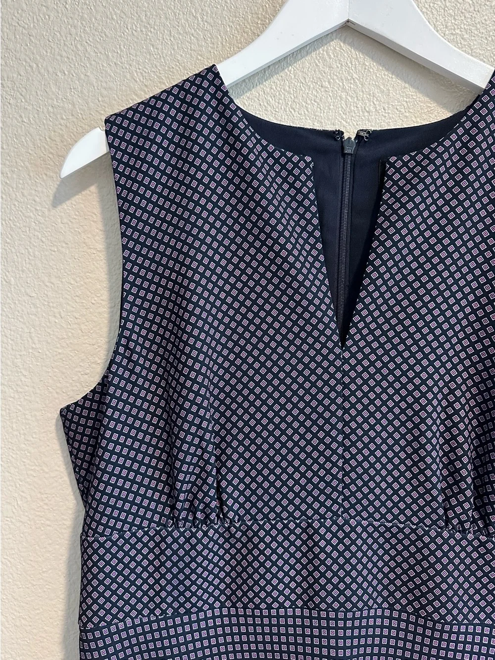 ☀️ J.CREW 365 Sleeveless Crepe Midi Dress with Keyhole - Picture 3 of 16